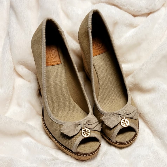 Beige Tory Burch Summer Wedges 8.5 - Picture 10 of 15